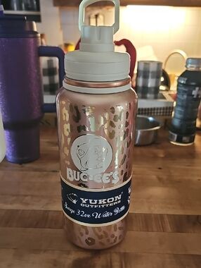 Yukon Outfitters x Buc-ee's Rose Gold Leopard 32oz Insulated Water Bottle